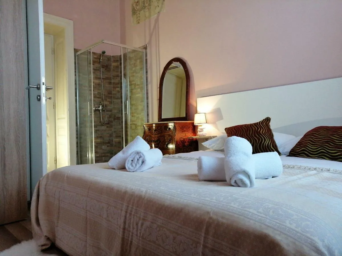 Sun City Boutique Rooms Pula